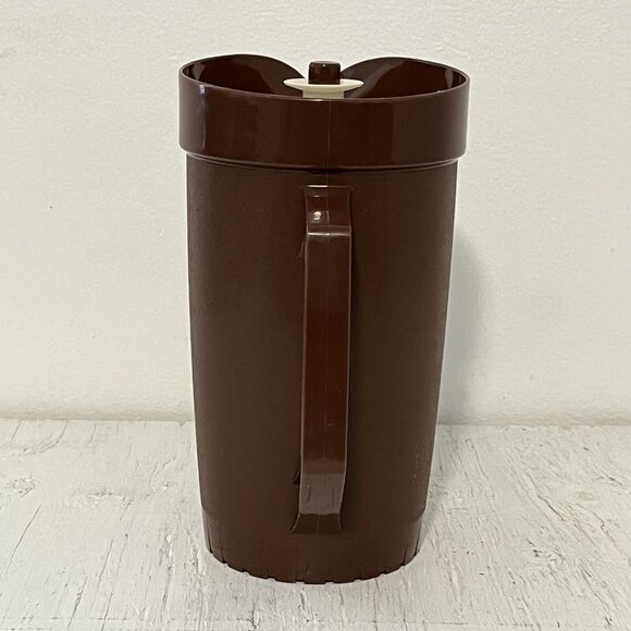 Vintage Brown Tupperware Pitcher With Pop Top Lid 800-11 Made In U.S.A - Picture 2 of 10